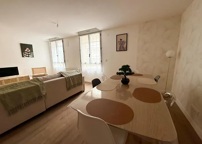 Le Sanctuzen Proche Sanctuaire, Spacieux 아파트 루르드